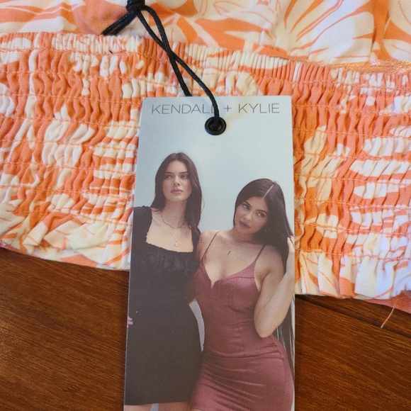 Kendall+Kylie Halter Top Size Large - Picture 3 of 9